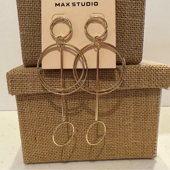 NWT Max Studio Earrings - big gold tone circles - Picture 2 of 7